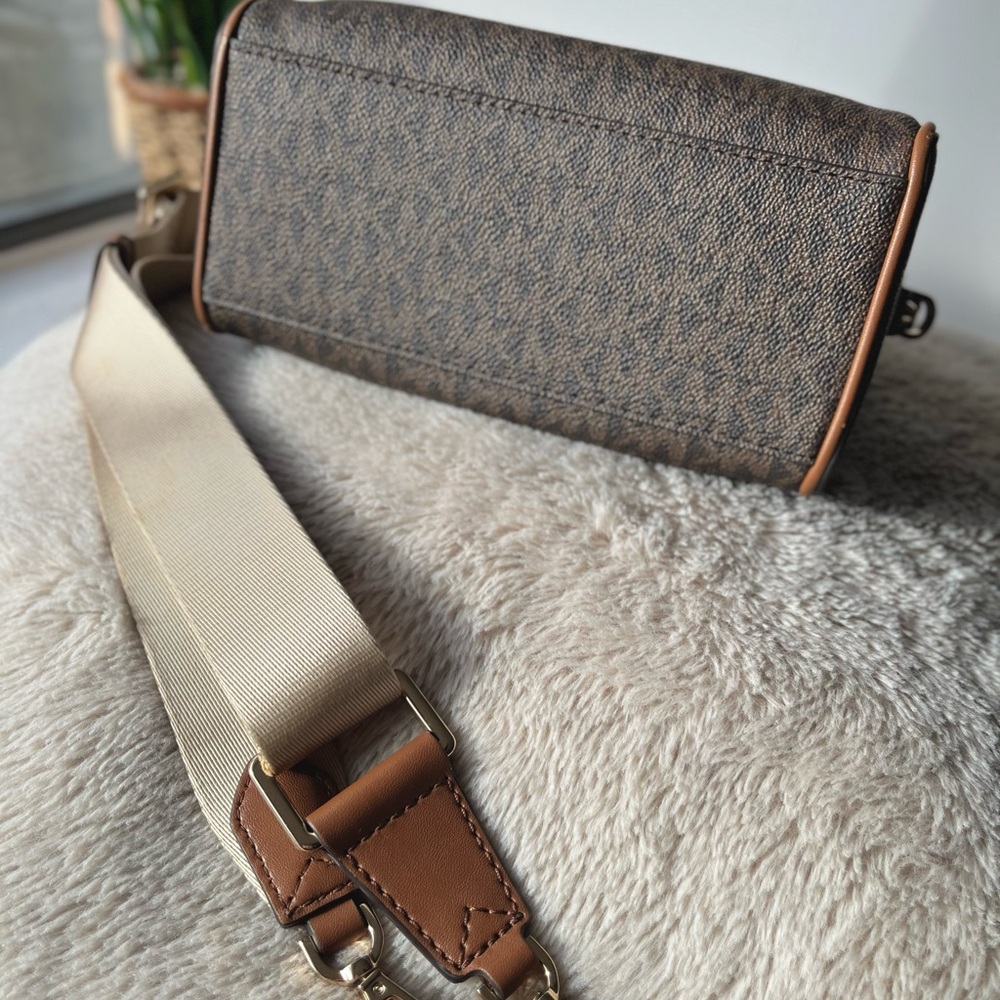 Michael Kors Brown and Cream Crossbody  hand Bag xs Duffle xbody travel mini - Picture 5 of 6